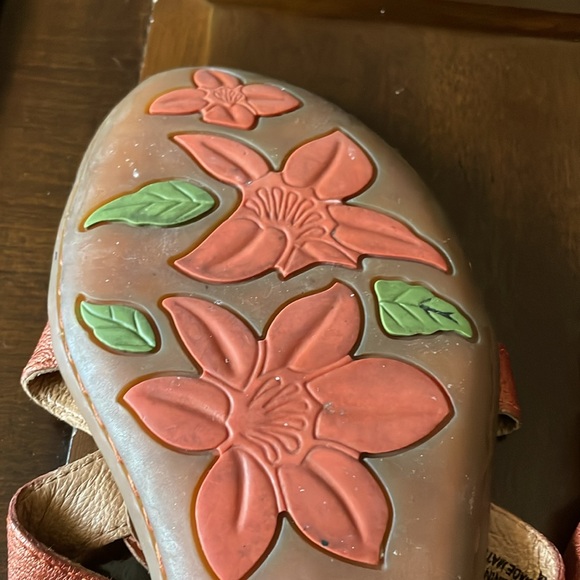 Women’s size 9/40.5 born w52335 cq011 sandals - Picture 7 of 9